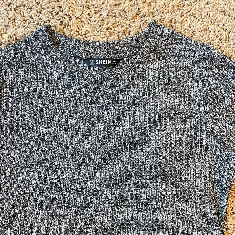 SHEIN Gray Cropped Baby Tee - Picture 4 of 4